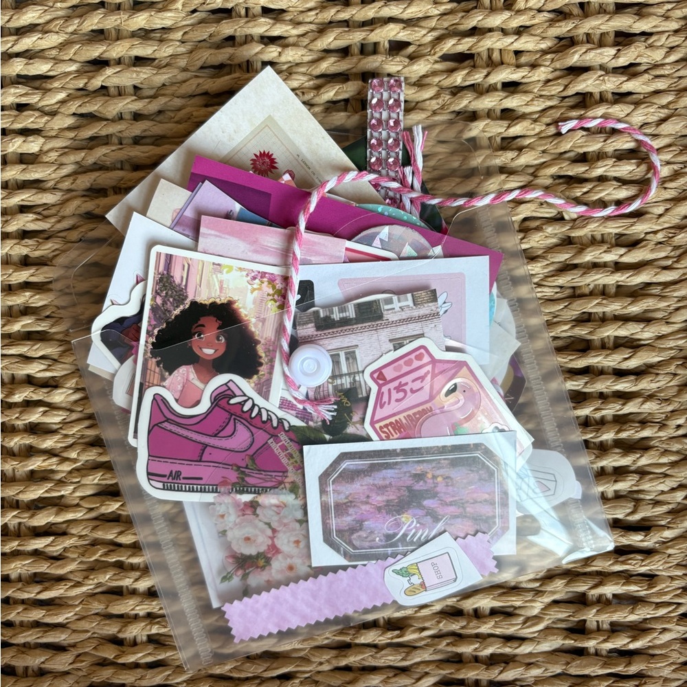๐sold๐ Pink Junk Journal Pack 100+ Pieces of Ephemera - Picture 3 of 11